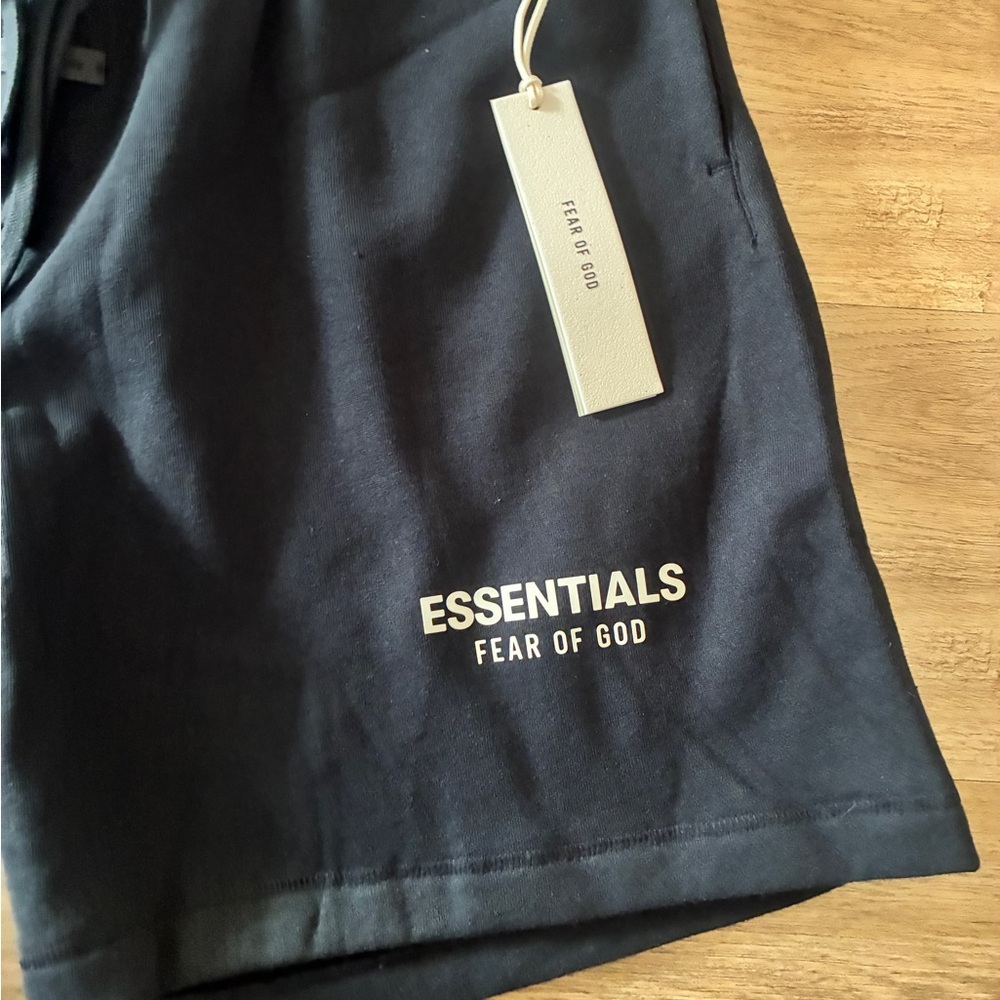 Essentials Fear of God Soccer Fleece Shorts Jet Black Size L NWT - Picture 3 of 8